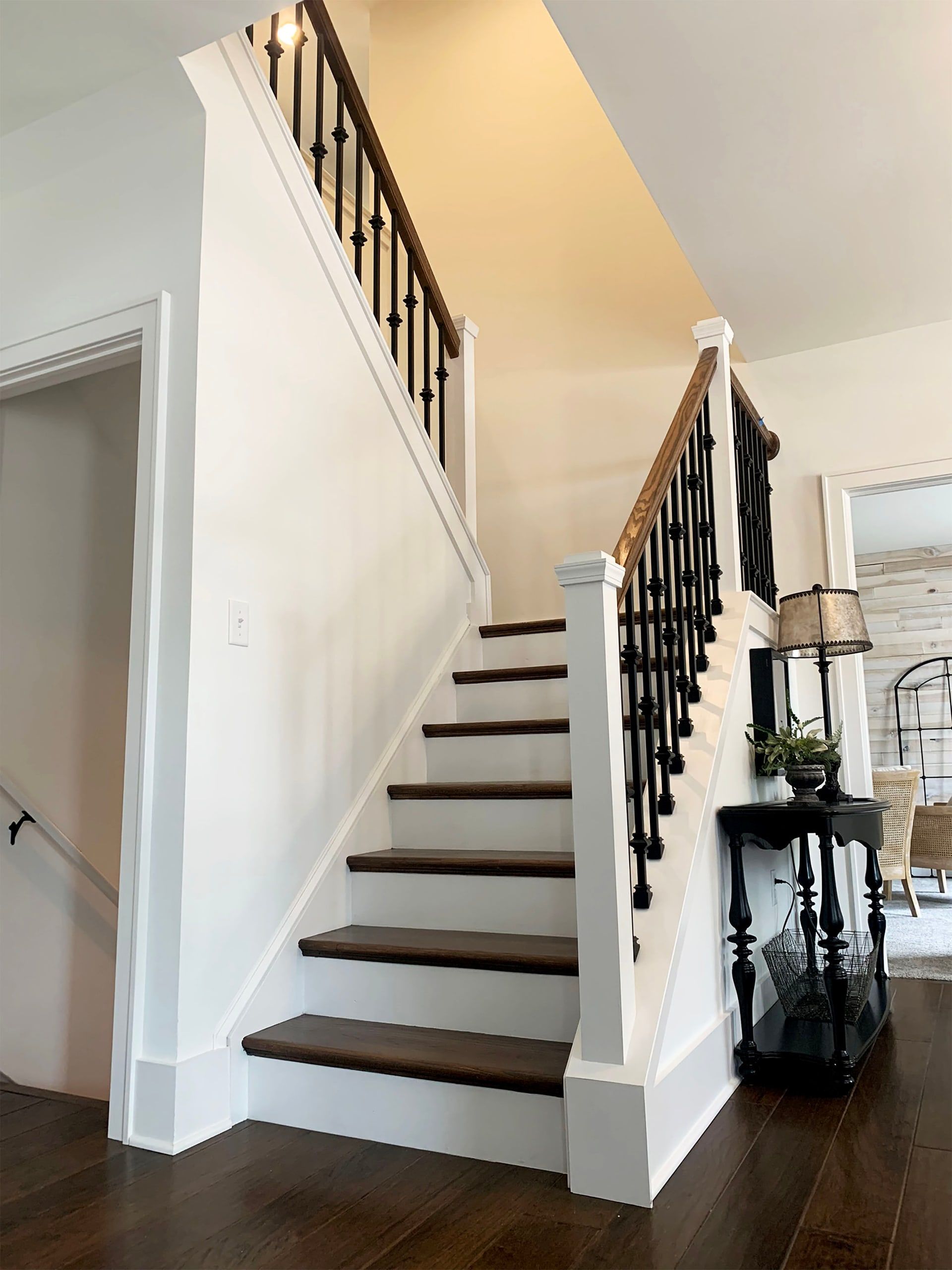 Custom Steps, Stain Steps, Varnish Handrails, Semi-Gloss Trims, White Flat Walls